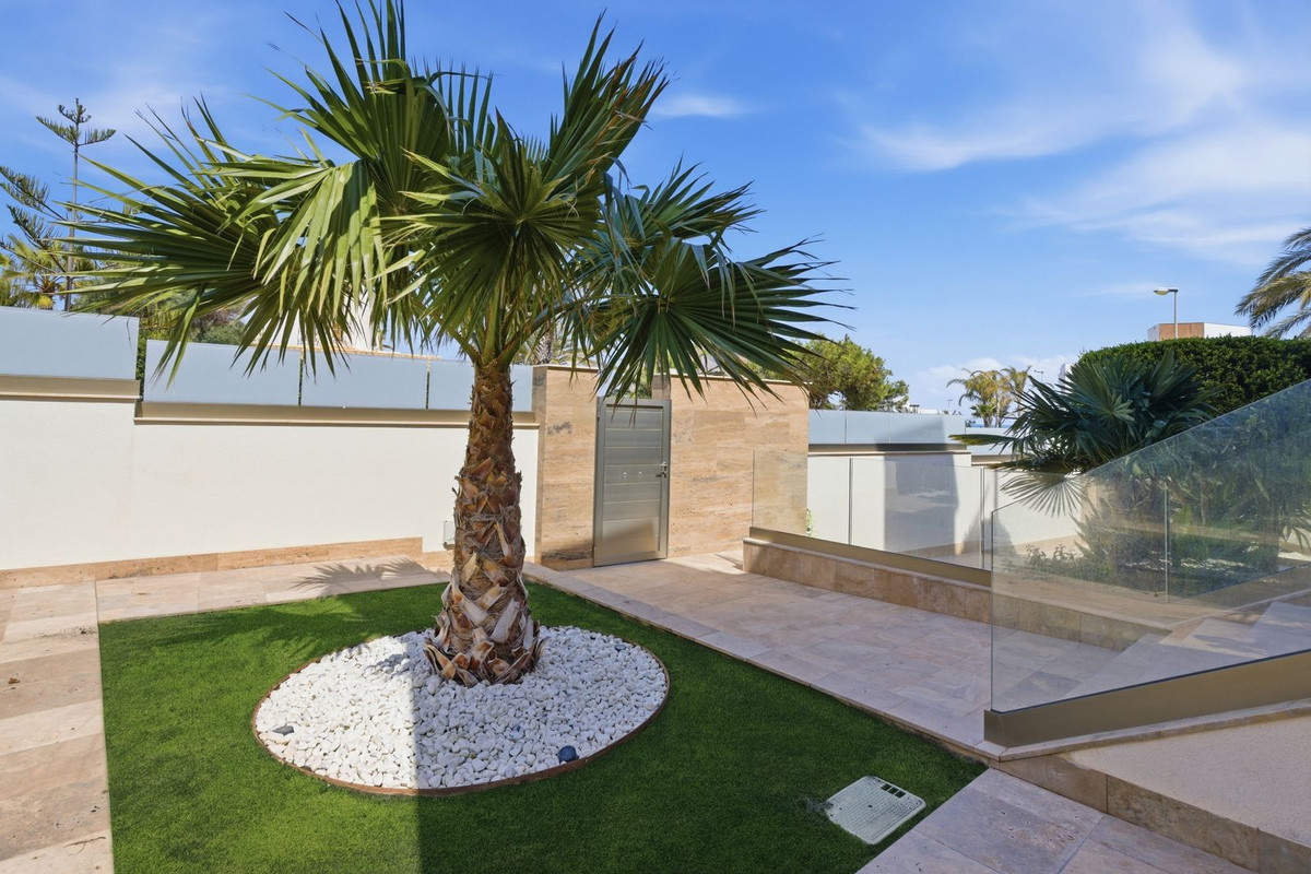 6 Bed Townhouse for sale in La Zenia Costa Blanca, Alicante, Spain