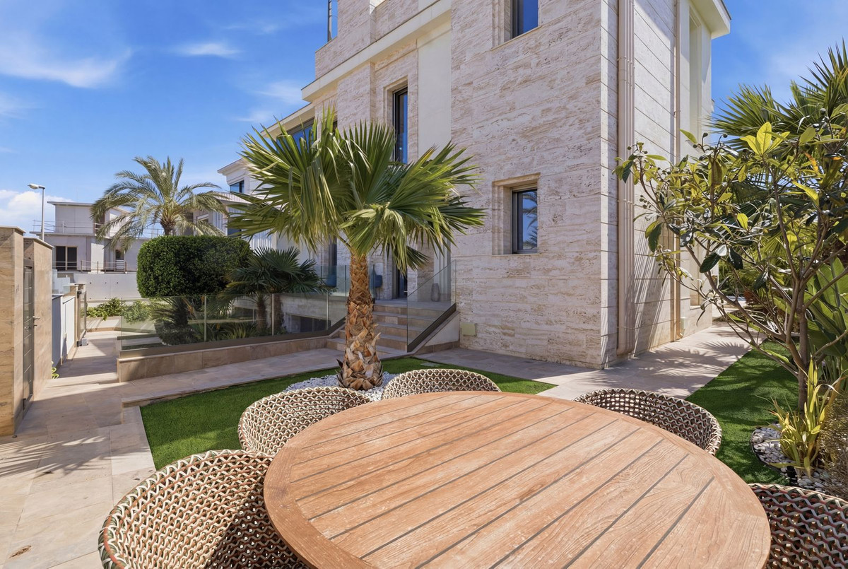 6 Bed Townhouse for sale in La Zenia Costa Blanca, Alicante, Spain