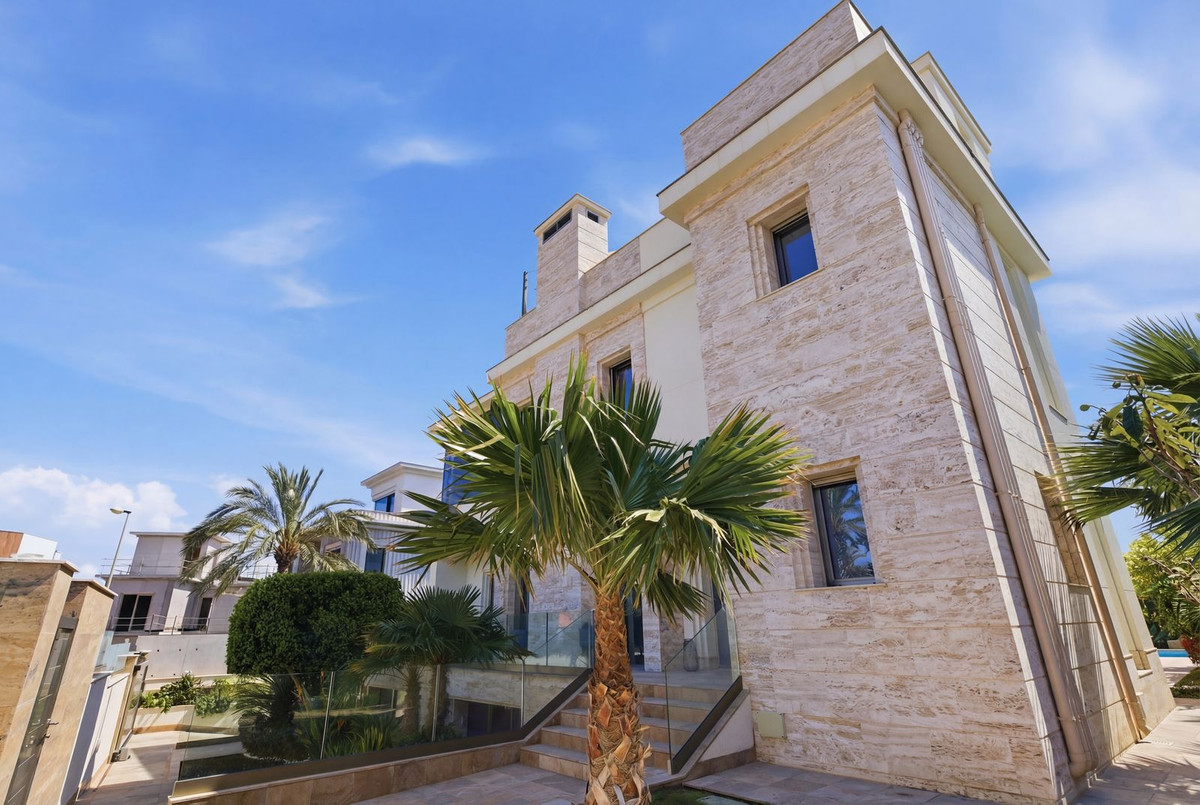 6 Bed Townhouse for sale in La Zenia Costa Blanca, Alicante, Spain
