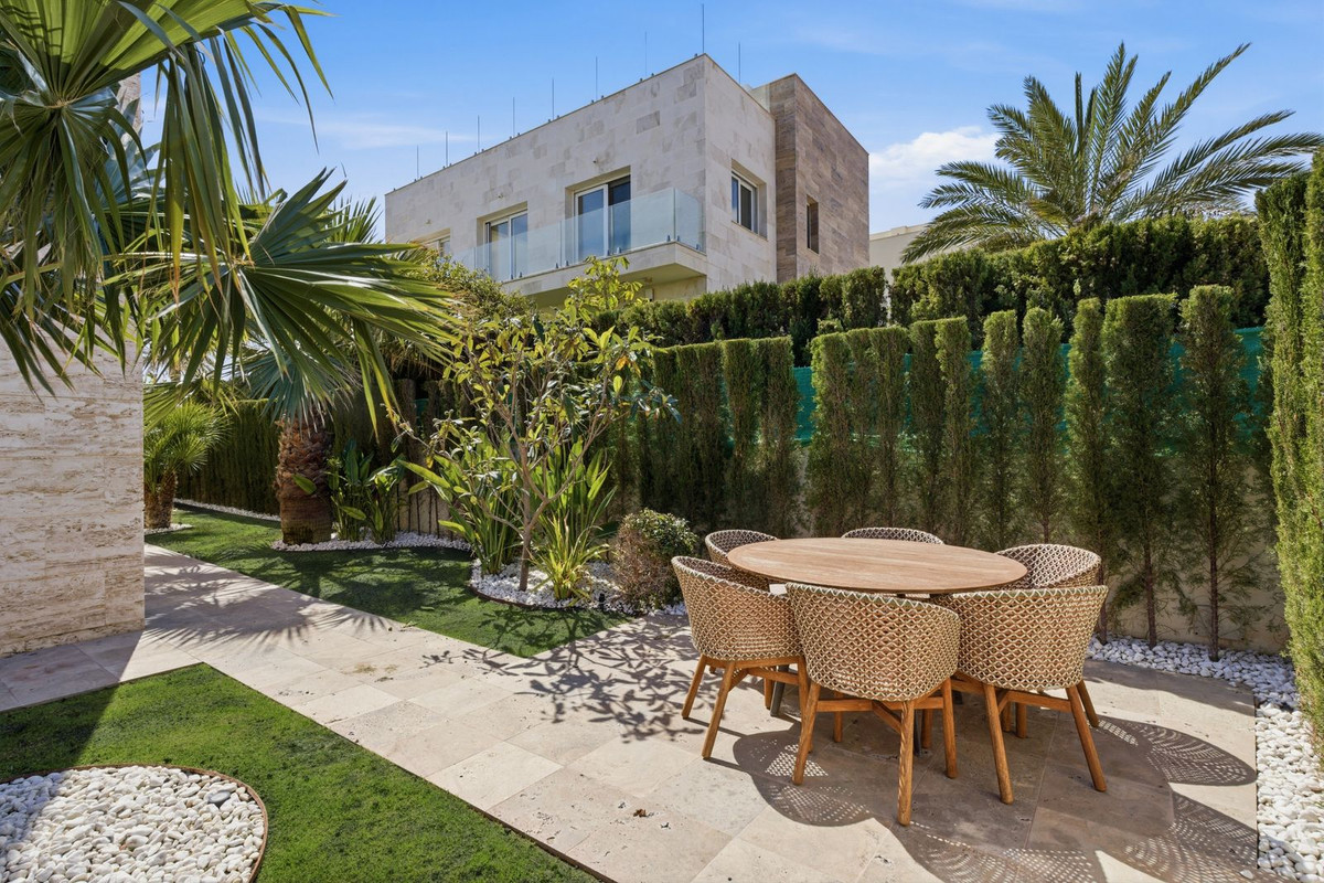 6 Bed Townhouse for sale in La Zenia Costa Blanca, Alicante, Spain