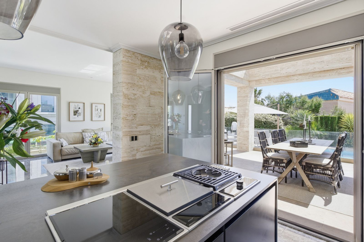 6 Bed Townhouse for sale in La Zenia Costa Blanca, Alicante, Spain