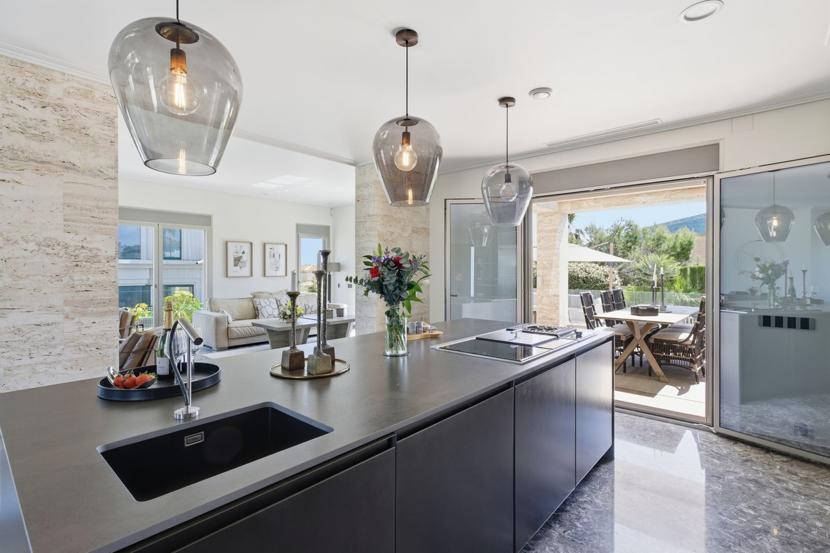 6 Bed Townhouse for sale in La Zenia Costa Blanca, Alicante, Spain