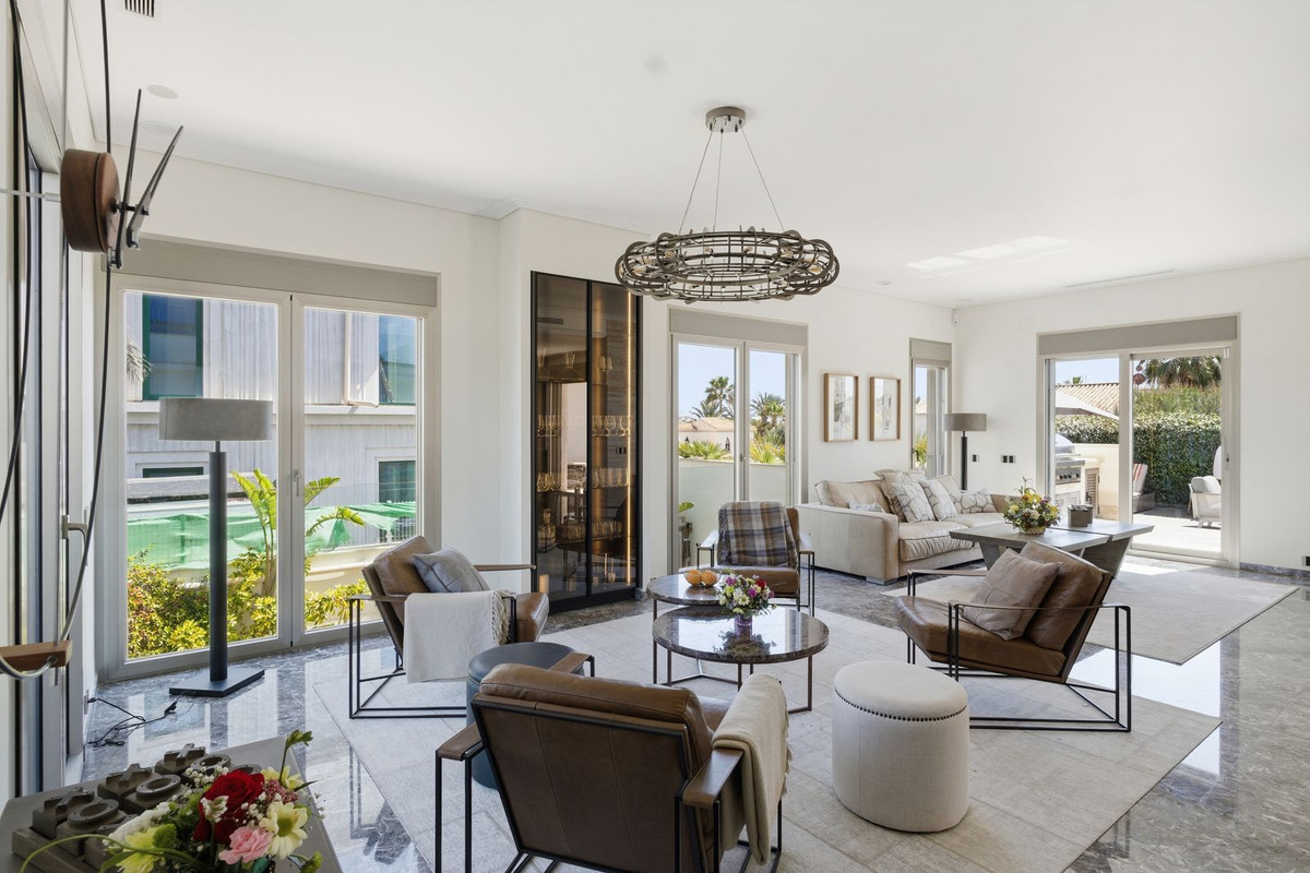 6 Bed Townhouse for sale in La Zenia Costa Blanca, Alicante, Spain