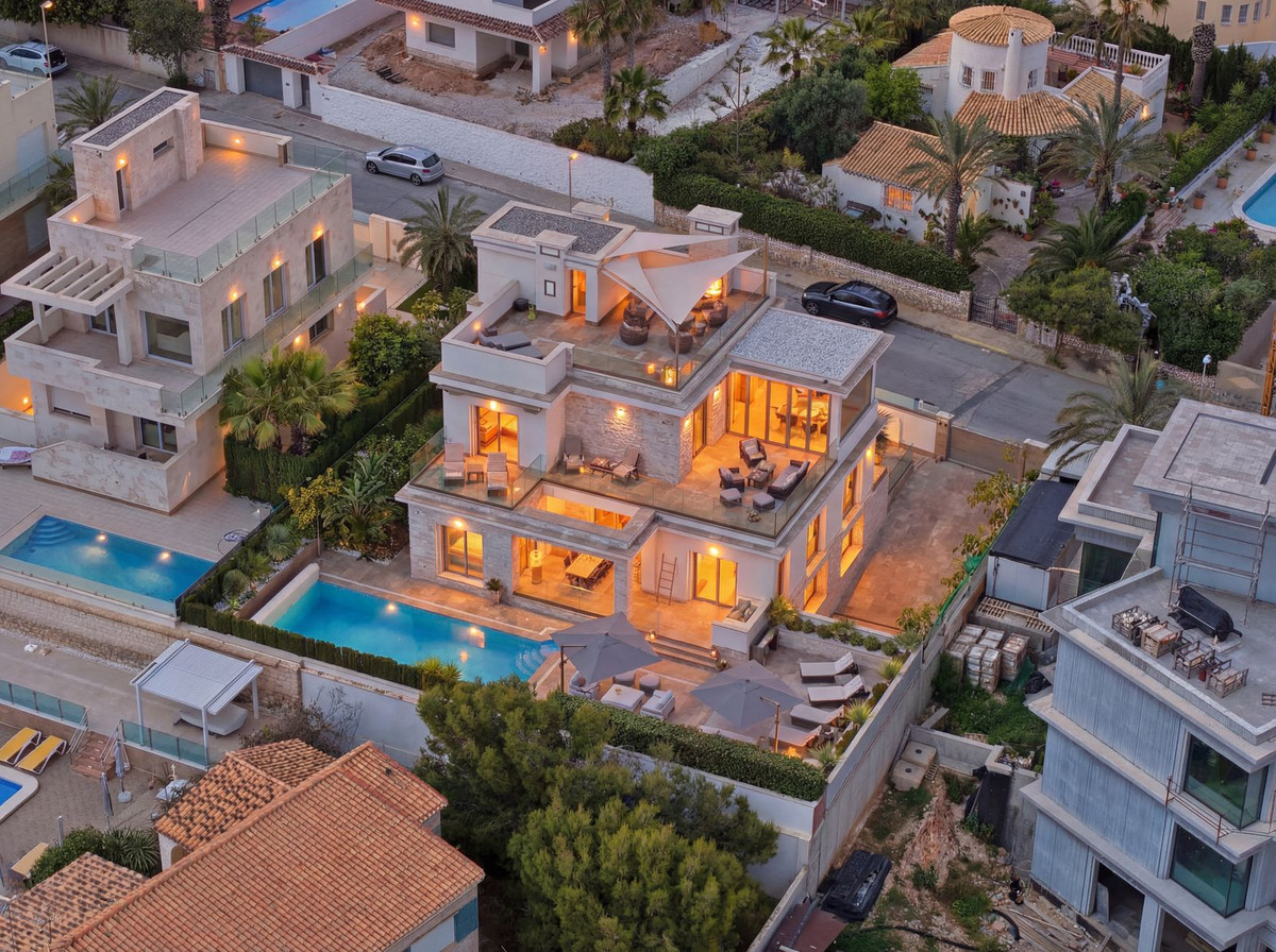 6 Bed Townhouse for sale in La Zenia Costa Blanca, Alicante, Spain