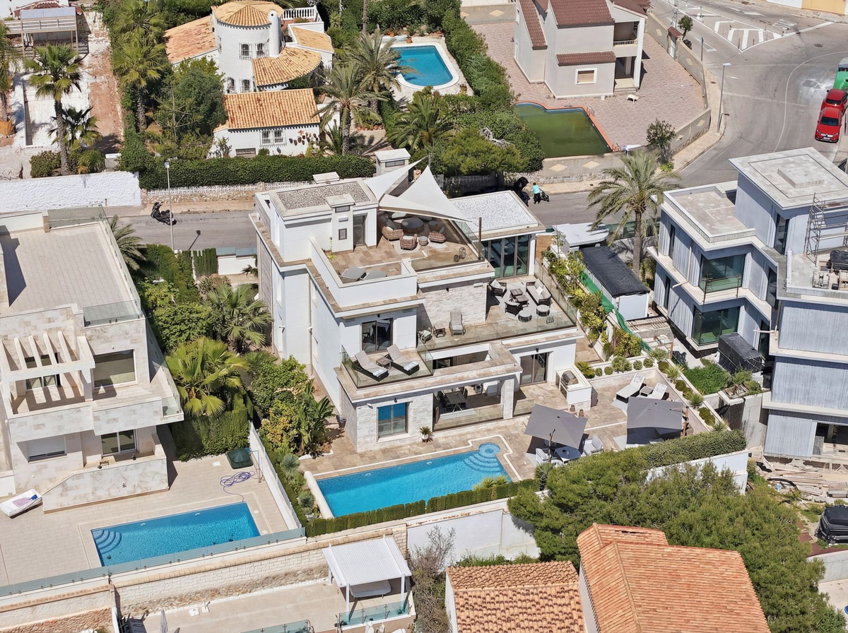 6 Bed Townhouse for sale in La Zenia Costa Blanca, Alicante, Spain