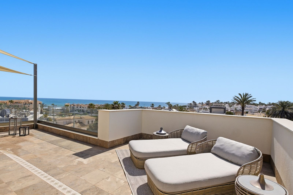 6 Bed Townhouse for sale in La Zenia Costa Blanca, Alicante, Spain