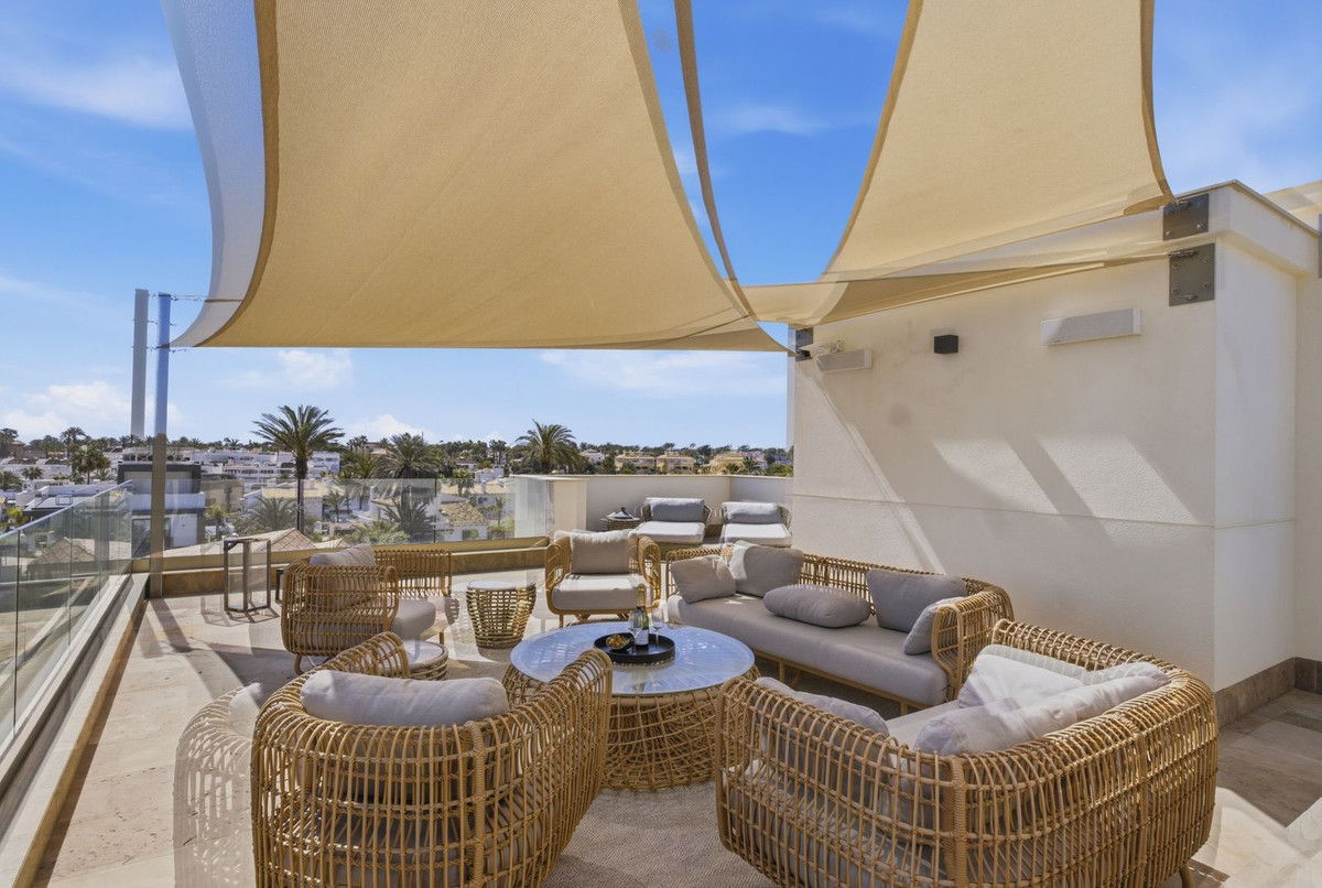 6 Bed Townhouse for sale in La Zenia Costa Blanca, Alicante, Spain