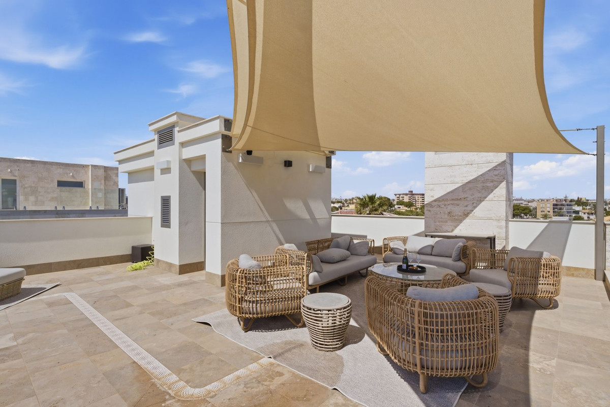 6 Bed Townhouse for sale in La Zenia Costa Blanca, Alicante, Spain