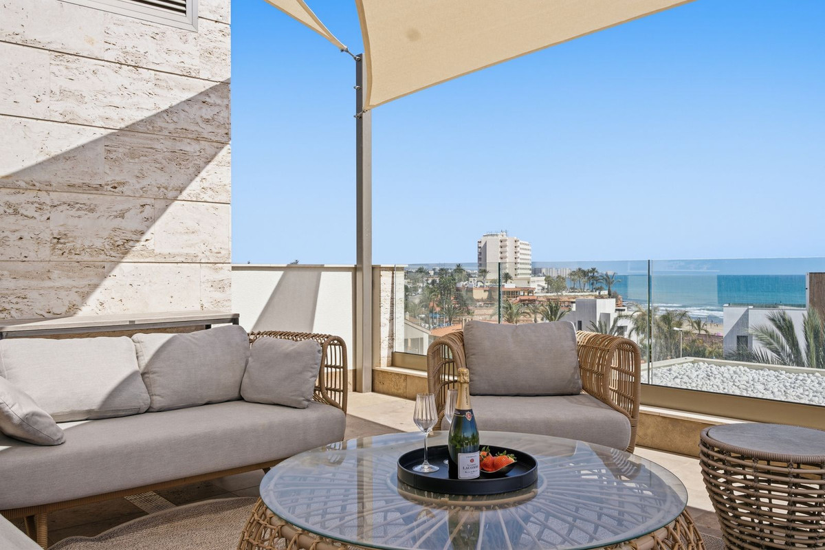 6 Bed Townhouse for sale in La Zenia Costa Blanca, Alicante, Spain
