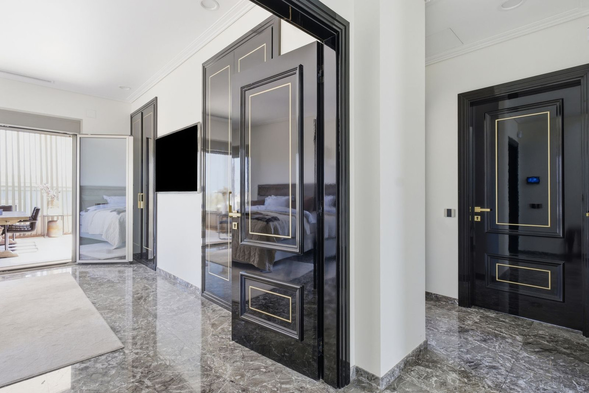 6 Bed Townhouse for sale in La Zenia Costa Blanca, Alicante, Spain