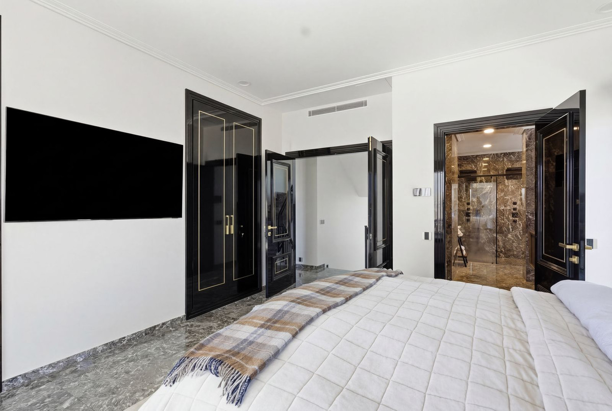 6 Bed Townhouse for sale in La Zenia Costa Blanca, Alicante, Spain