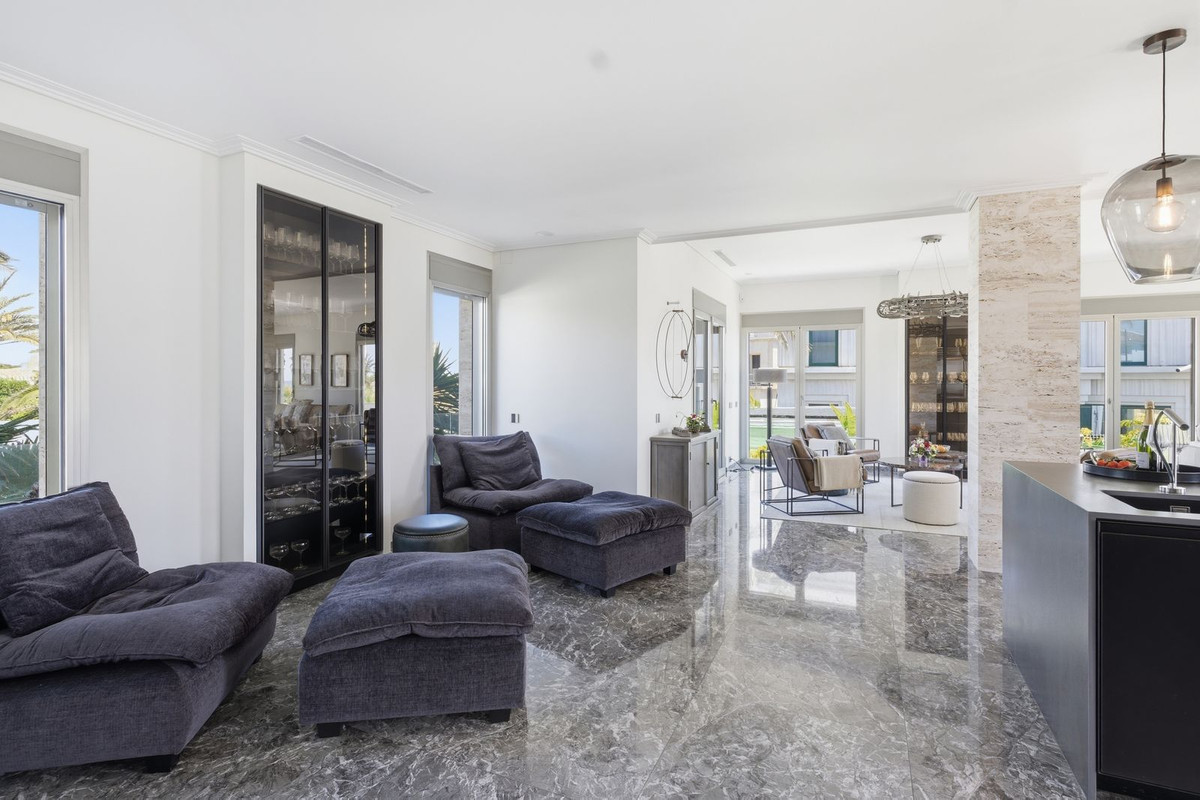 6 Bed Townhouse for sale in La Zenia Costa Blanca, Alicante, Spain