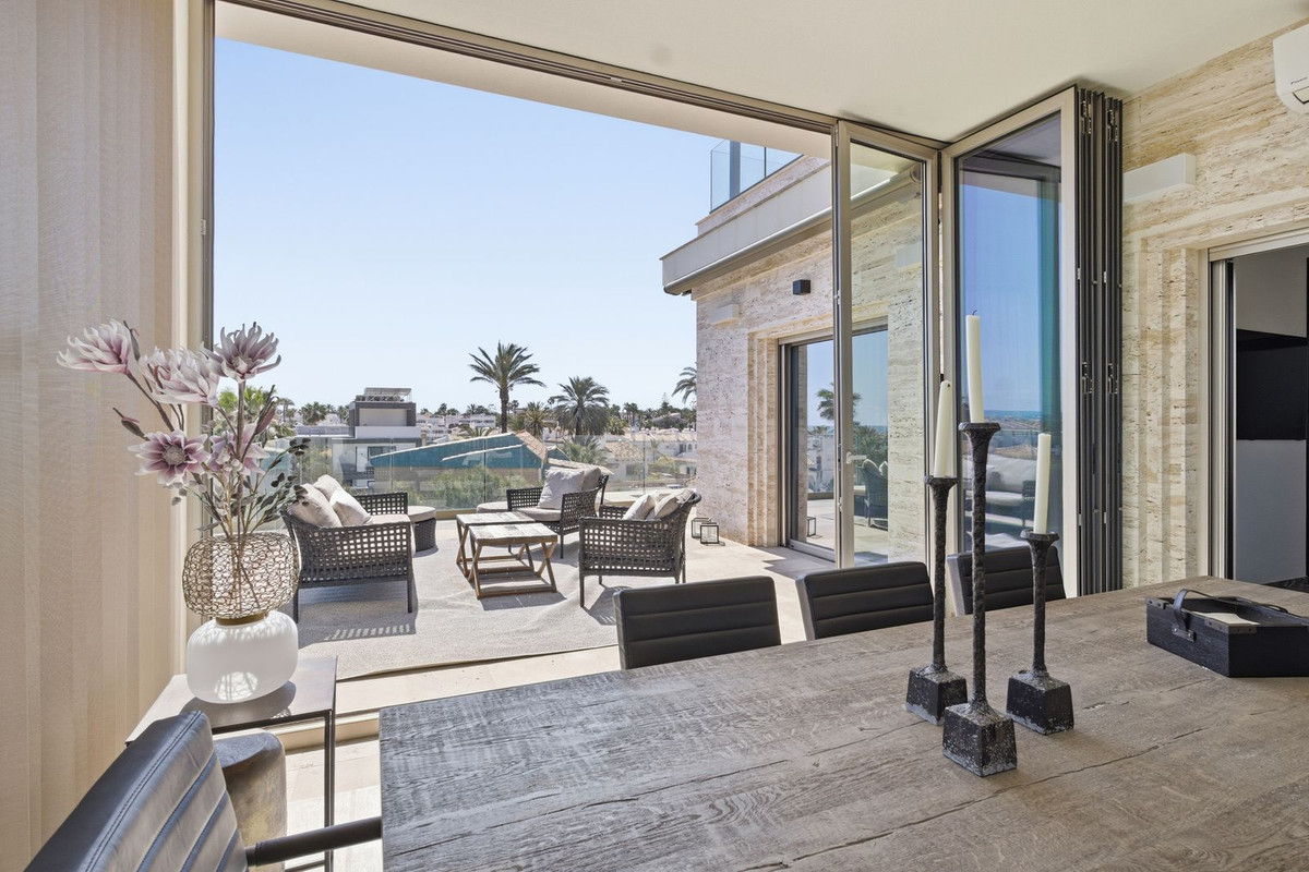 6 Bed Townhouse for sale in La Zenia Costa Blanca, Alicante, Spain