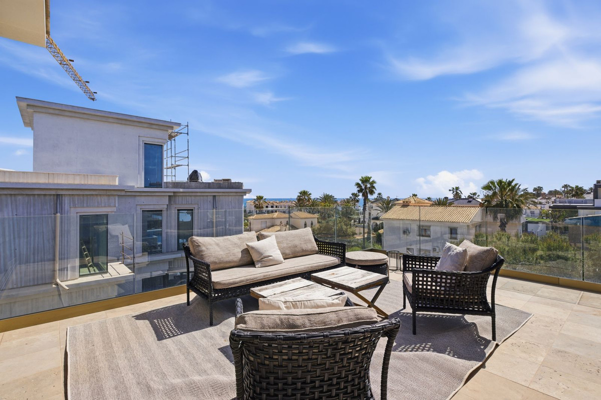 6 Bed Townhouse for sale in La Zenia Costa Blanca, Alicante, Spain