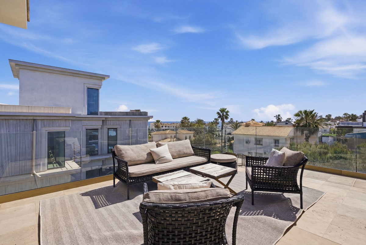 6 Bed Townhouse for sale in La Zenia Costa Blanca, Alicante, Spain