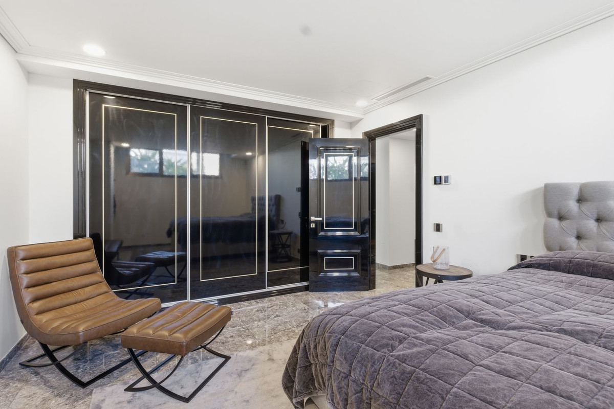 6 Bed Townhouse for sale in La Zenia Costa Blanca, Alicante, Spain