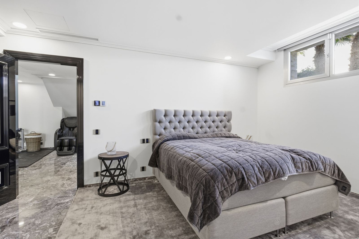 6 Bed Townhouse for sale in La Zenia Costa Blanca, Alicante, Spain