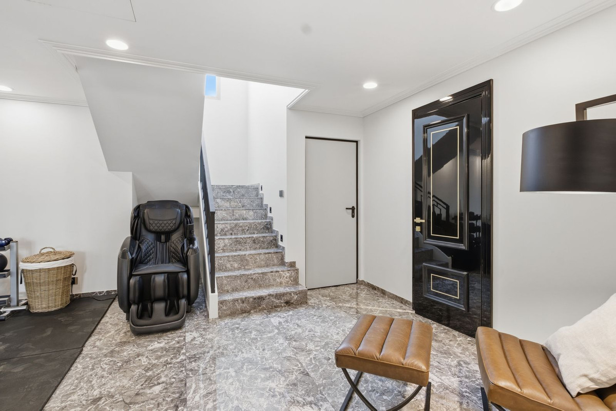 6 Bed Townhouse for sale in La Zenia Costa Blanca, Alicante, Spain