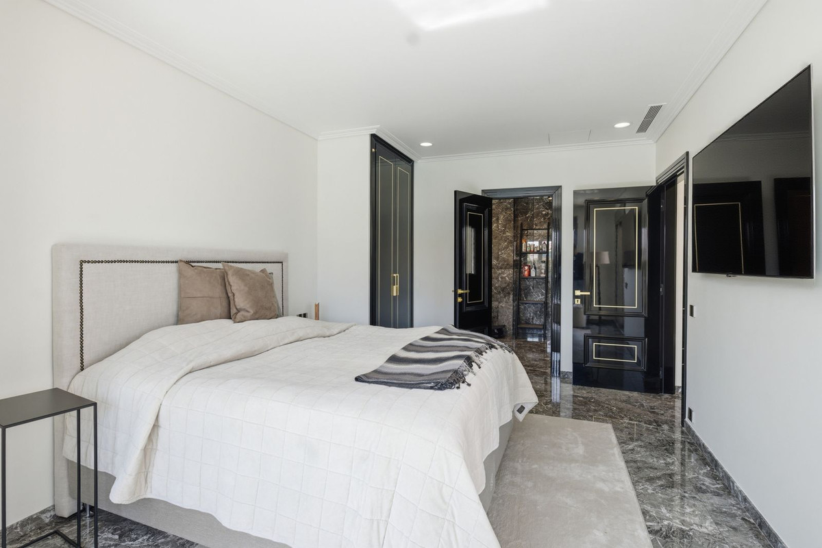6 Bed Townhouse for sale in La Zenia Costa Blanca, Alicante, Spain