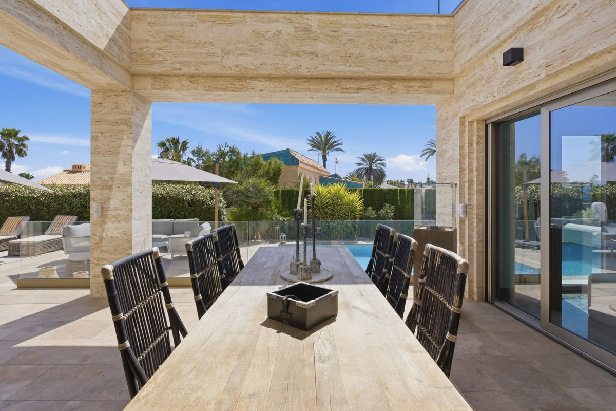 6 Bed Townhouse for sale in La Zenia Costa Blanca, Alicante, Spain