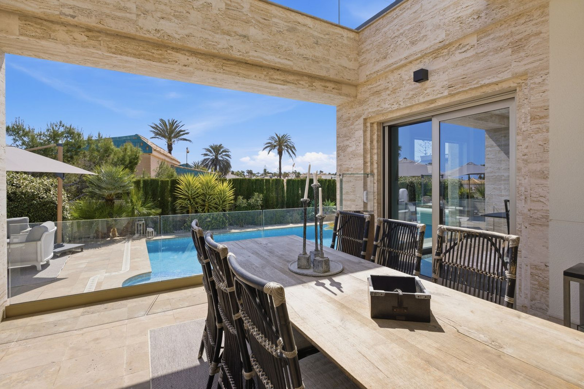 6 Bed Townhouse for sale in La Zenia Costa Blanca, Alicante, Spain
