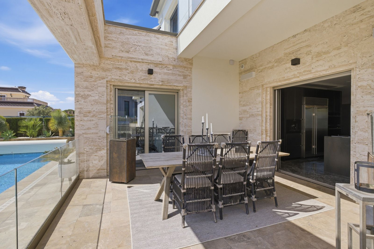 6 Bed Townhouse for sale in La Zenia Costa Blanca, Alicante, Spain