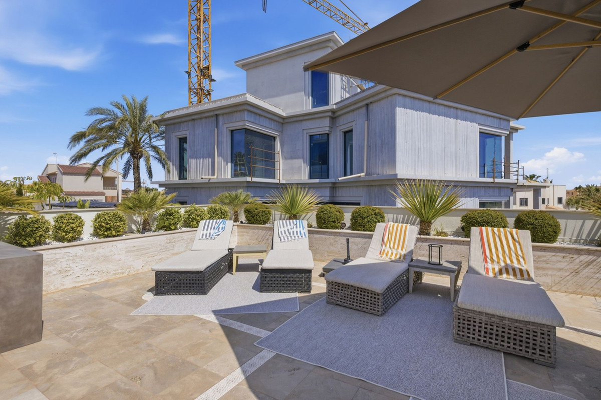 6 Bed Townhouse for sale in La Zenia Costa Blanca, Alicante, Spain