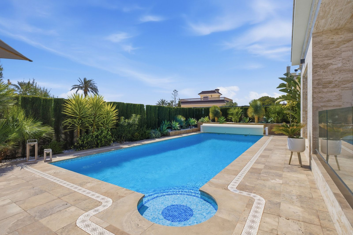 6 Bed Townhouse for sale in La Zenia Costa Blanca, Alicante, Spain