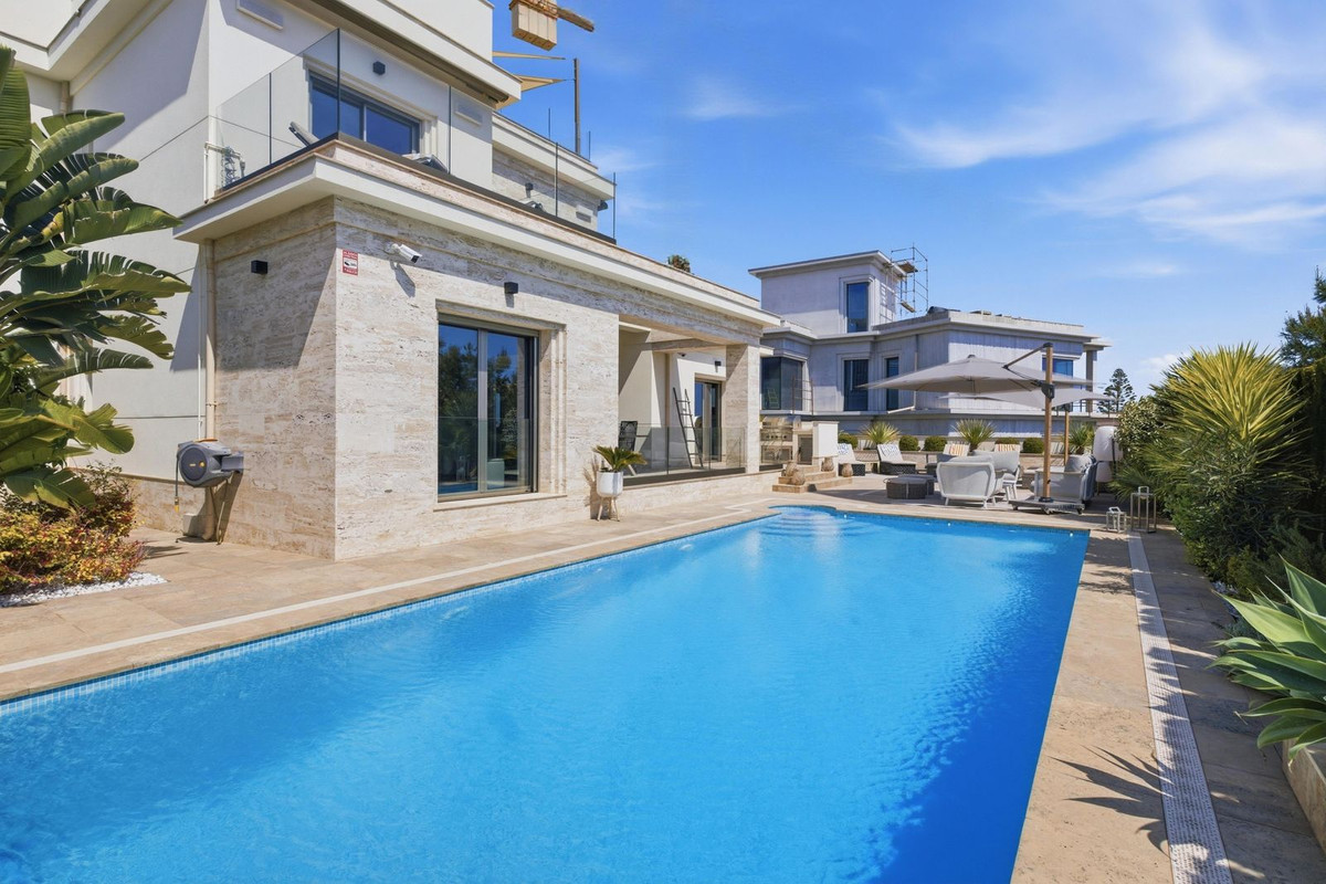 6 Bed Townhouse for sale in La Zenia Costa Blanca, Alicante, Spain