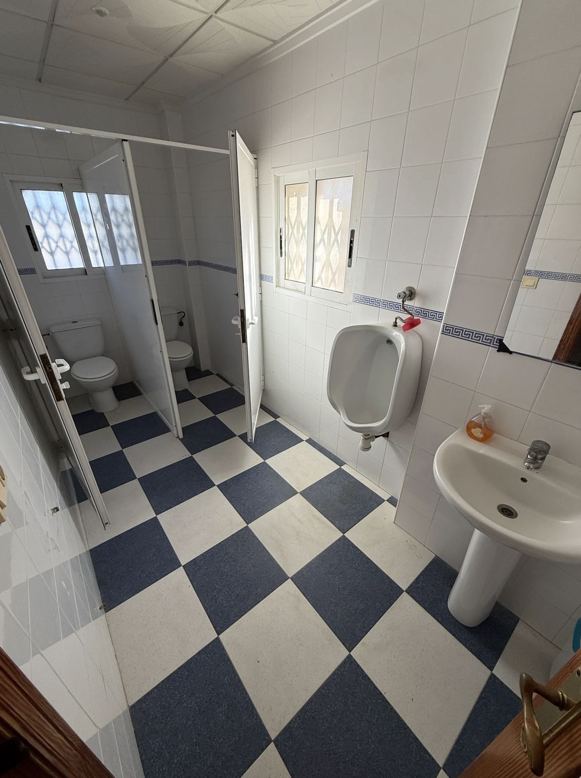 3 Bed Commercial unit for sale in Villamartin Costa Blanca, Alicante, Spain