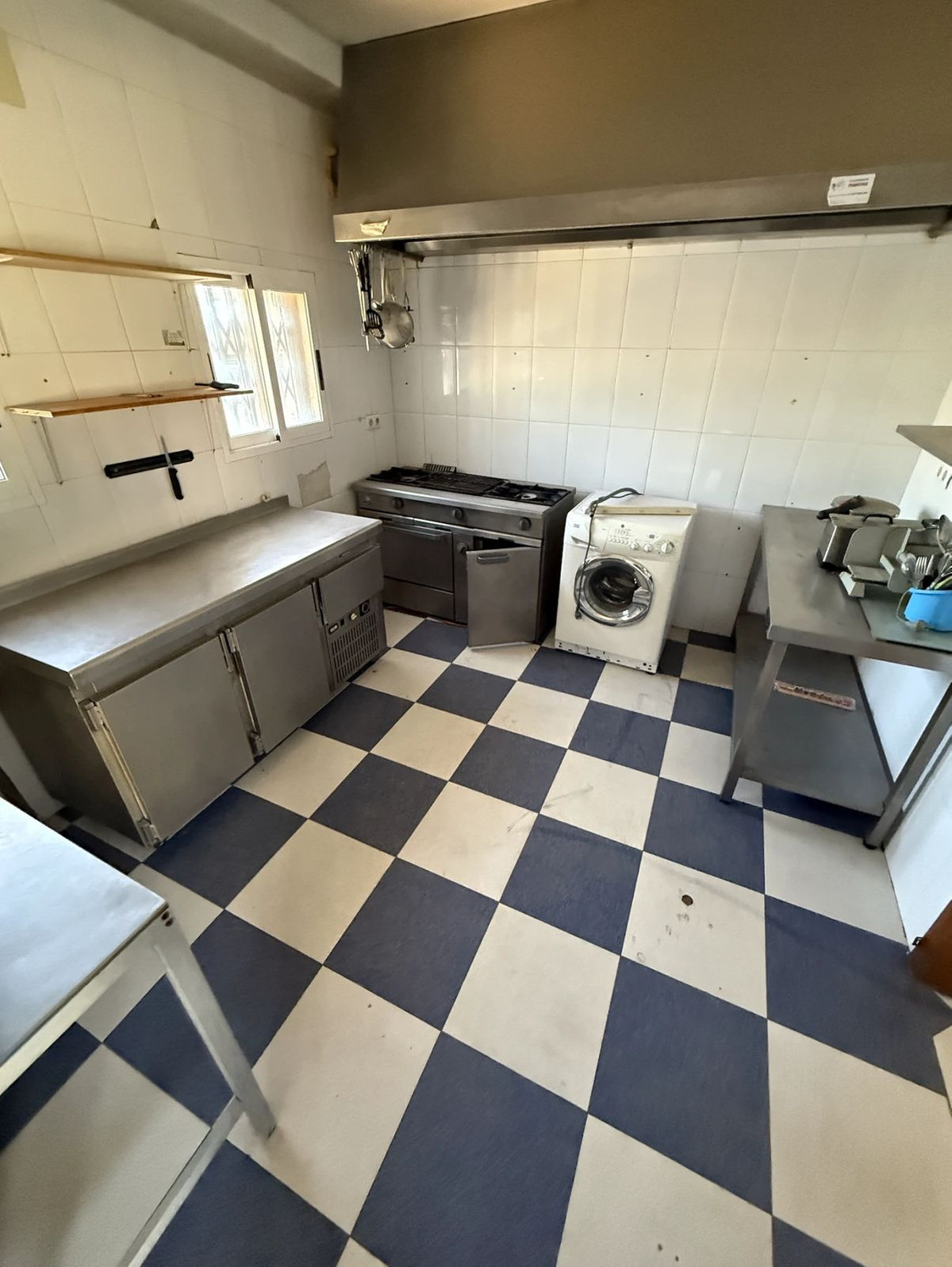 3 Bed Commercial unit for sale in Villamartin Costa Blanca, Alicante, Spain