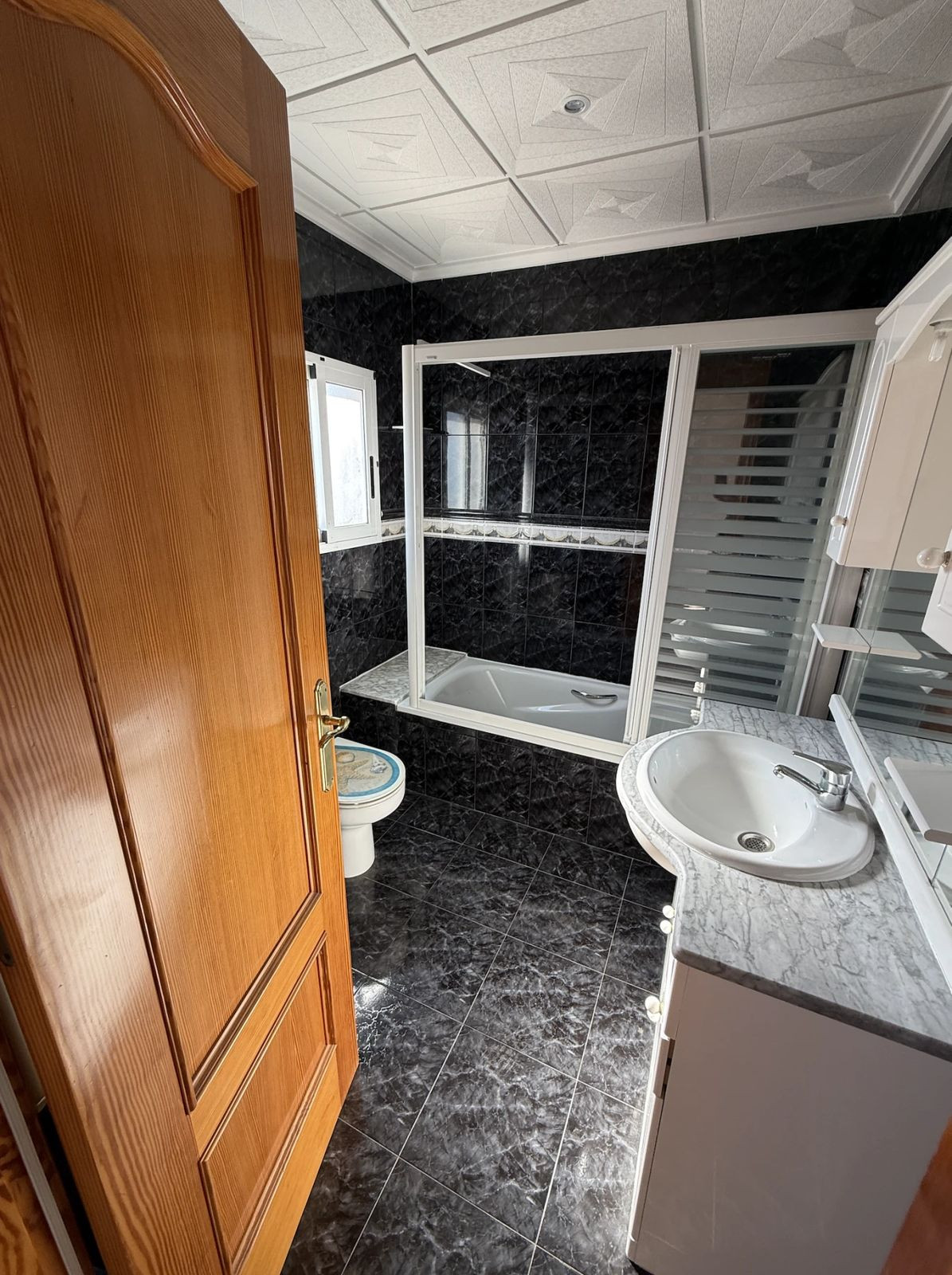3 Bed Commercial unit for sale in Villamartin Costa Blanca, Alicante, Spain