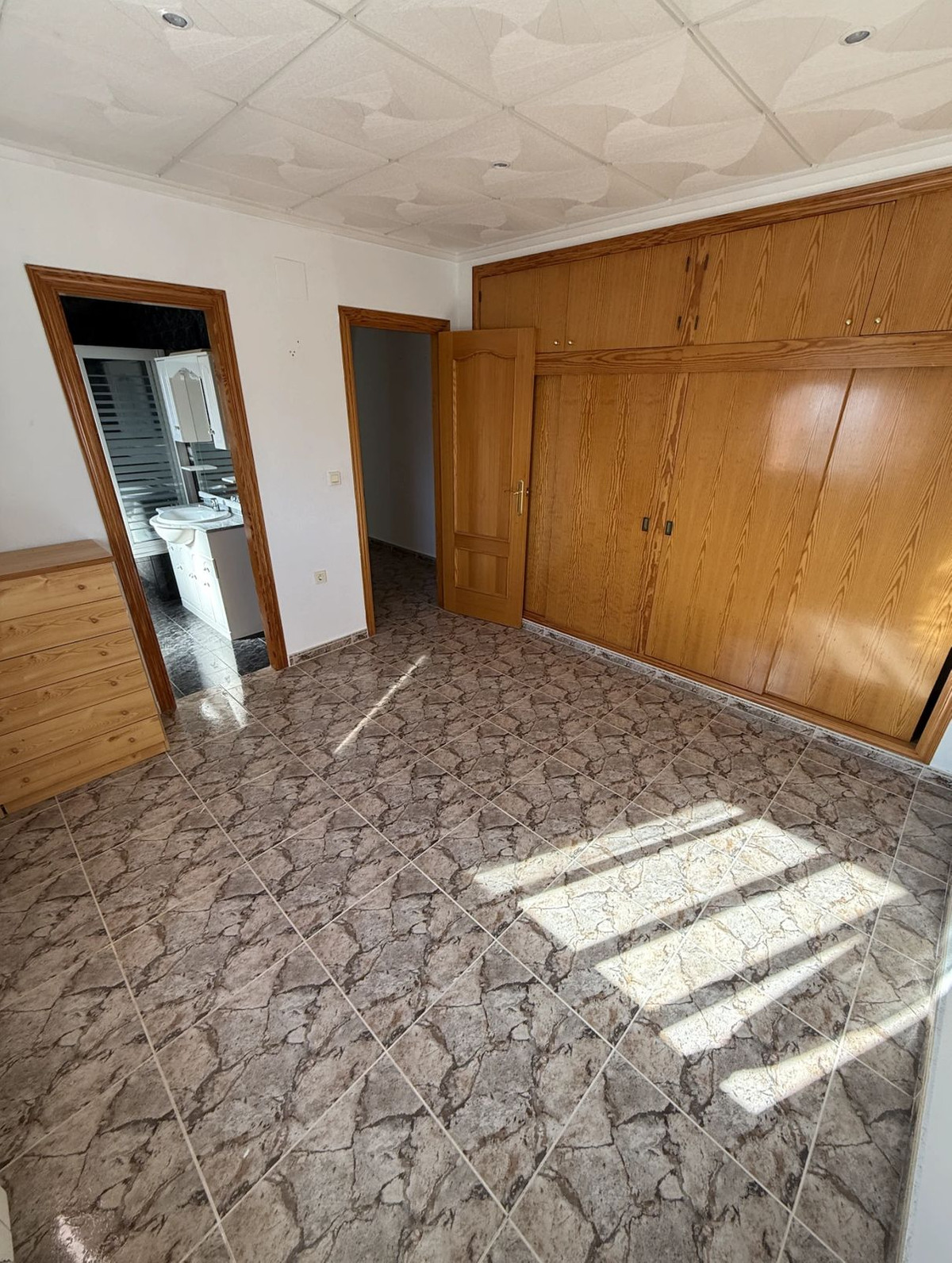 3 Bed Commercial unit for sale in Villamartin Costa Blanca, Alicante, Spain