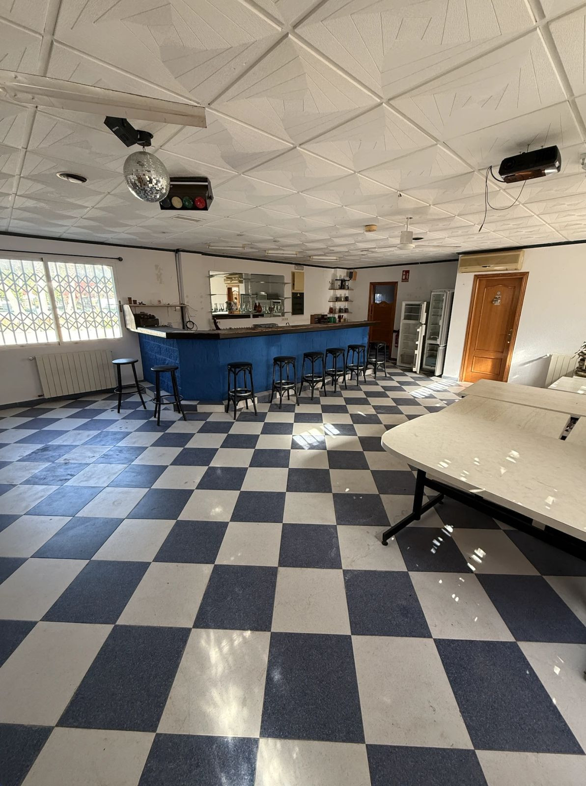 3 Bed Commercial unit for sale in Villamartin Costa Blanca, Alicante, Spain