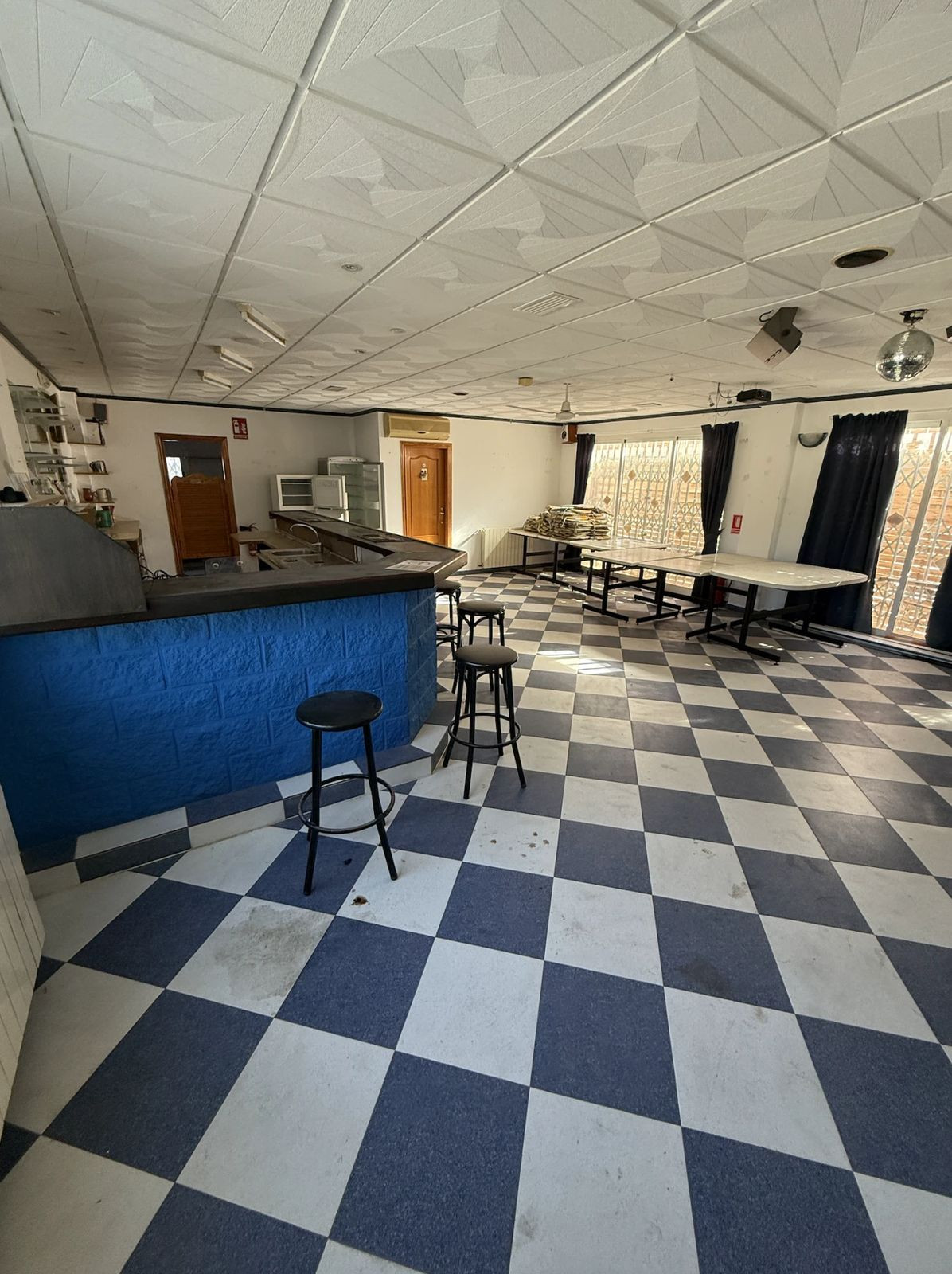 3 Bed Commercial unit for sale in Villamartin Costa Blanca, Alicante, Spain