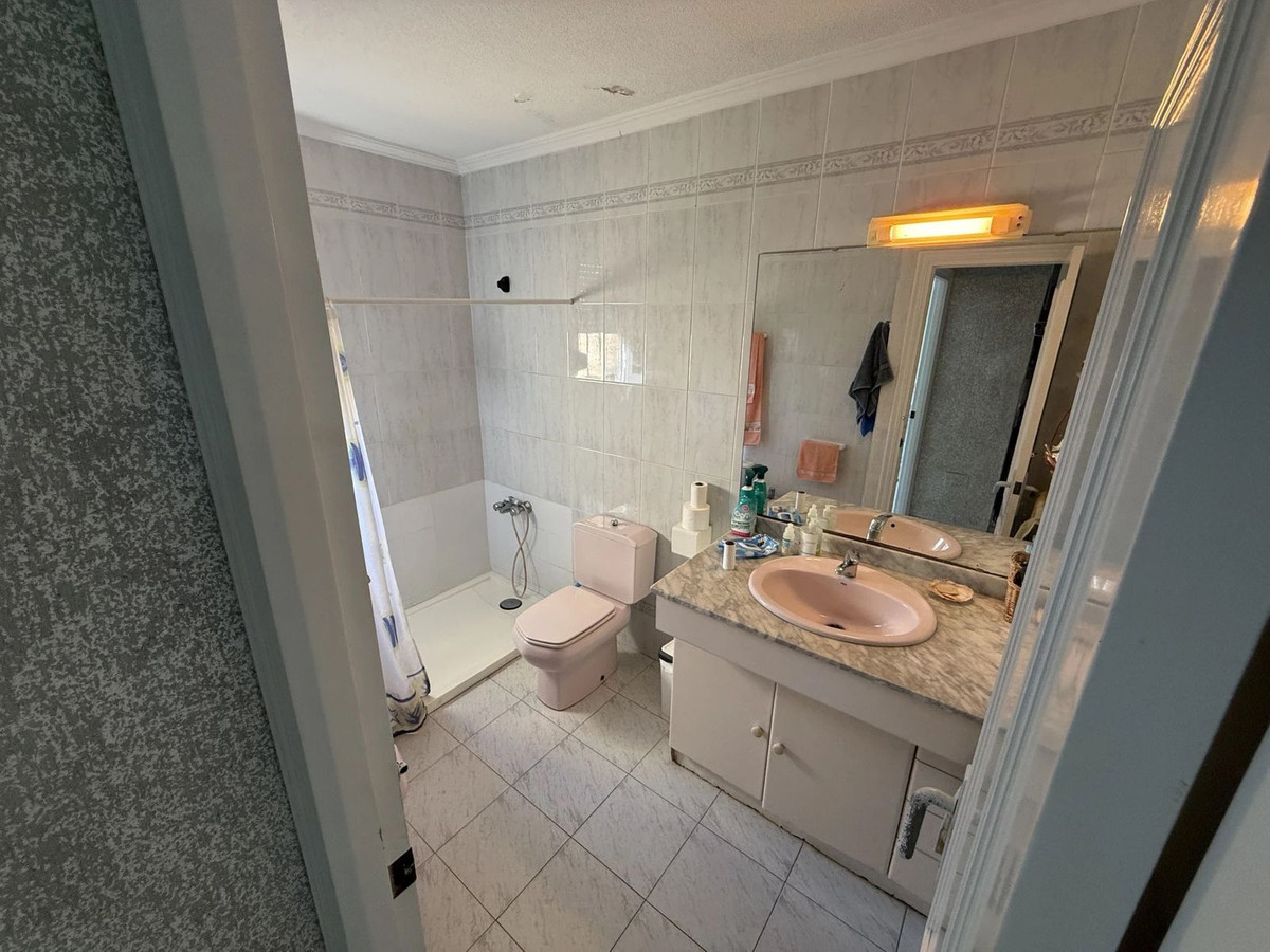 Se vende Villa - Chalet de 6 dormitorios en Costa Blanca, Alicante, España