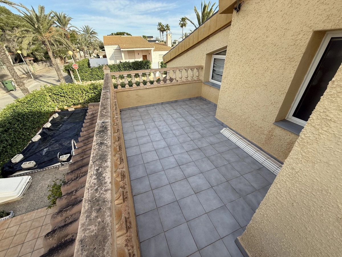 Se vende Villa - Chalet de 6 dormitorios en Costa Blanca, Alicante, España