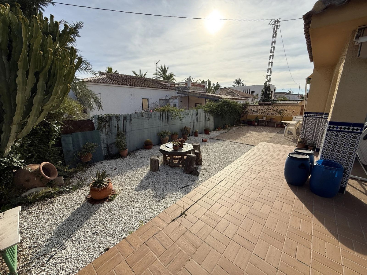 Se vende Villa - Chalet de 6 dormitorios en Costa Blanca, Alicante, España