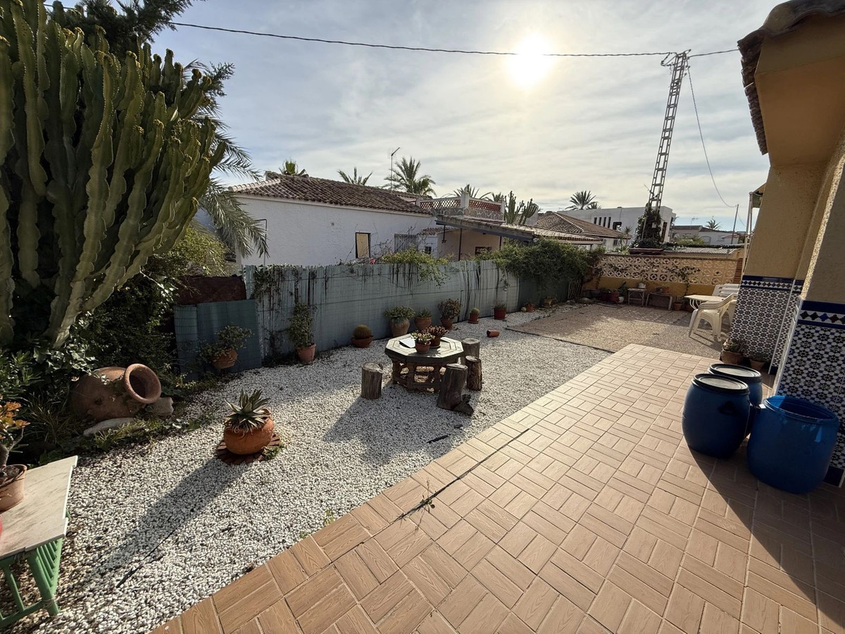 Se vende Villa - Chalet de 6 dormitorios en Costa Blanca, Alicante, España