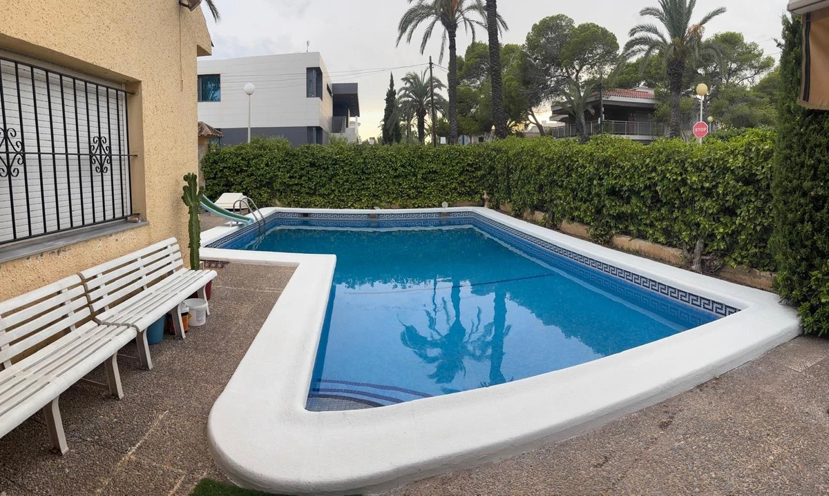 Se vende Villa - Chalet de 6 dormitorios en Costa Blanca, Alicante, España