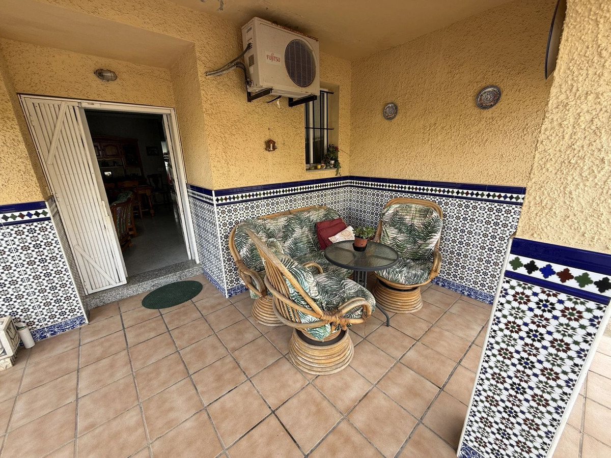 Se vende Villa - Chalet de 6 dormitorios en Costa Blanca, Alicante, España