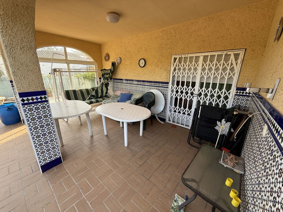Se vende Villa - Chalet de 6 dormitorios en Costa Blanca, Alicante, España