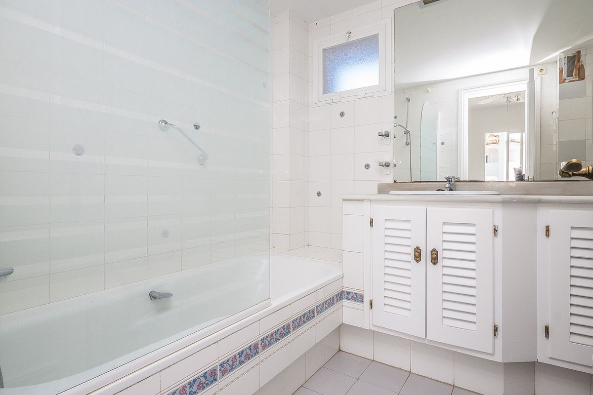 2 Bed Apartment for sale in Elviria Costa Del Sol, Málaga, Spain