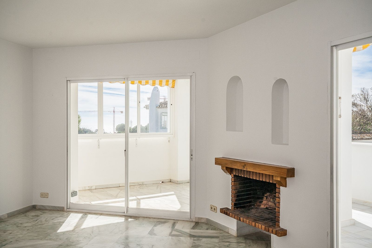 2 Bed Apartment for sale in Elviria Costa Del Sol, Málaga, Spain