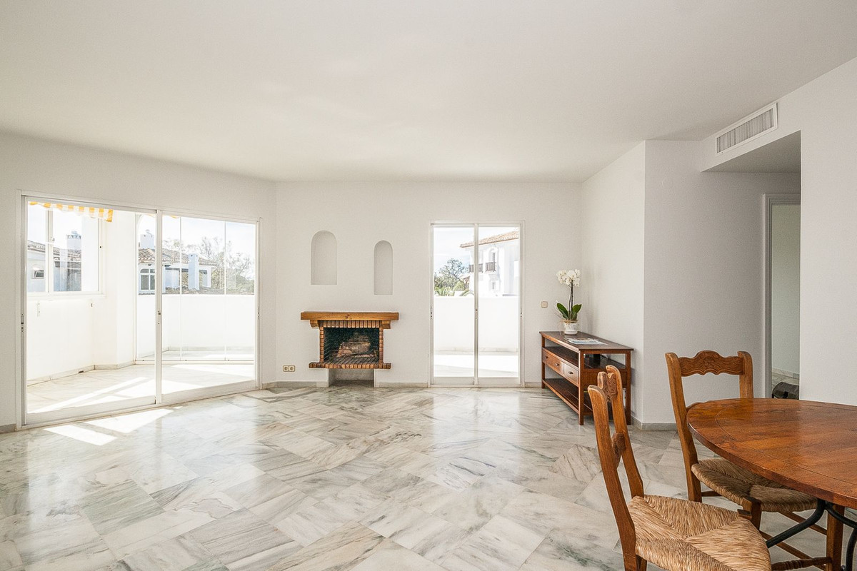 2 Bed Apartment for sale in Elviria Costa Del Sol, Málaga, Spain