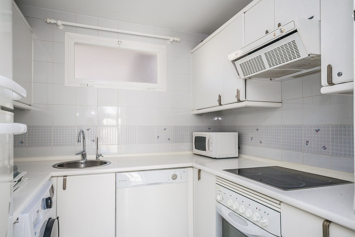 2 Bed Apartment for sale in Elviria Costa Del Sol, Málaga, Spain