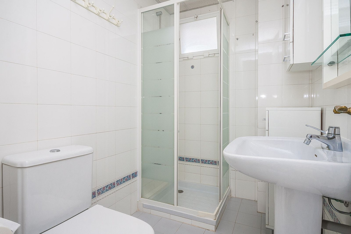 2 Bed Apartment for sale in Elviria Costa Del Sol, Málaga, Spain