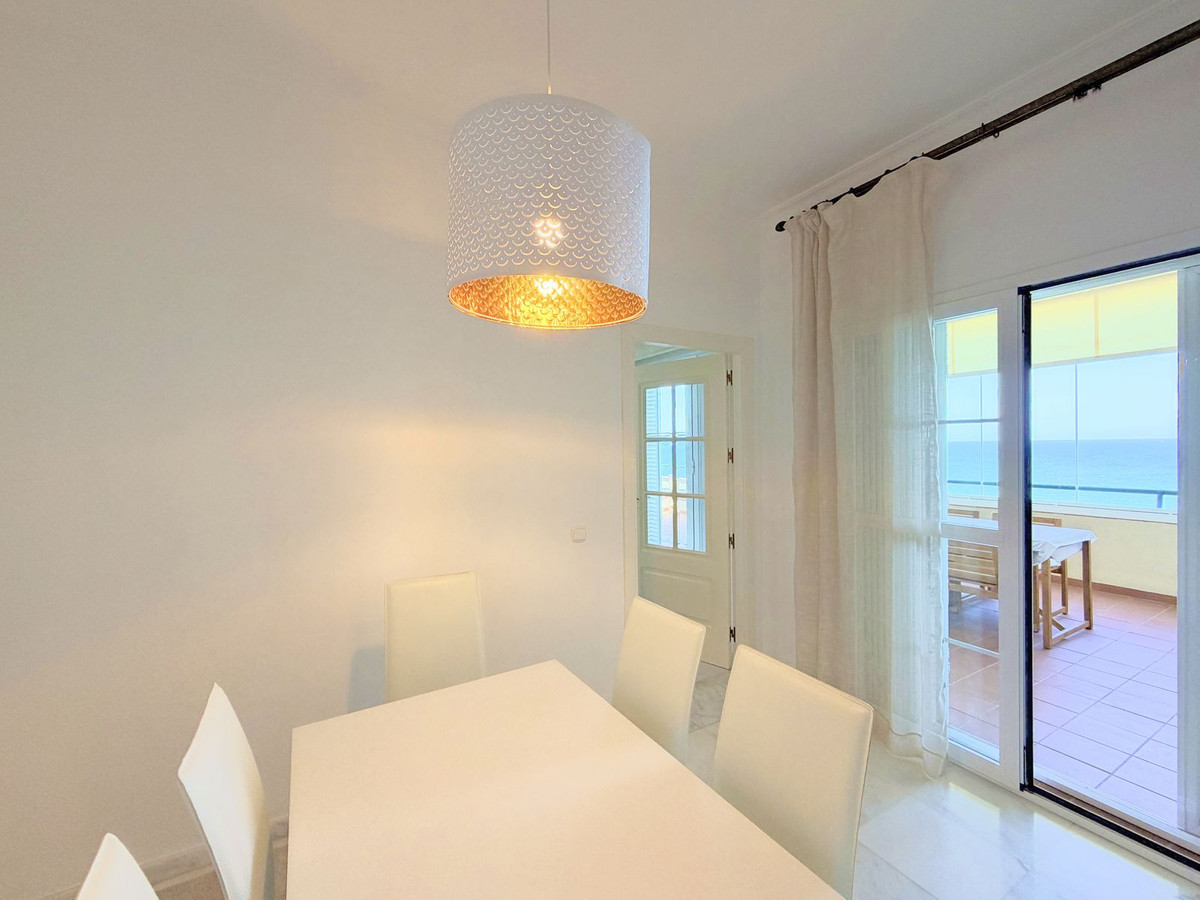 Se vende Apartamento Planta Media de 3 dormitorios en Costa Del Sol, Málaga, España