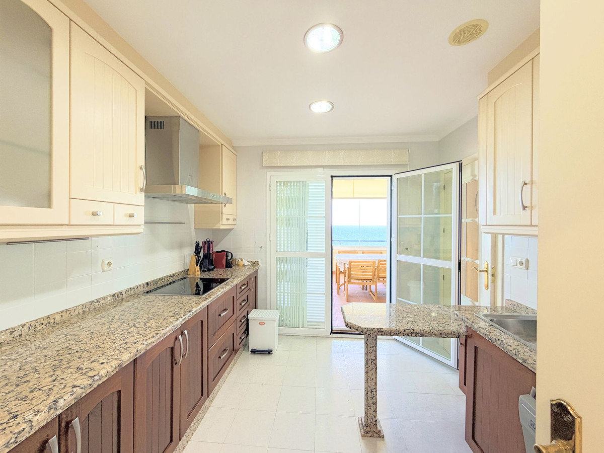 Se vende Apartamento Planta Media de 3 dormitorios en Costa Del Sol, Málaga, España