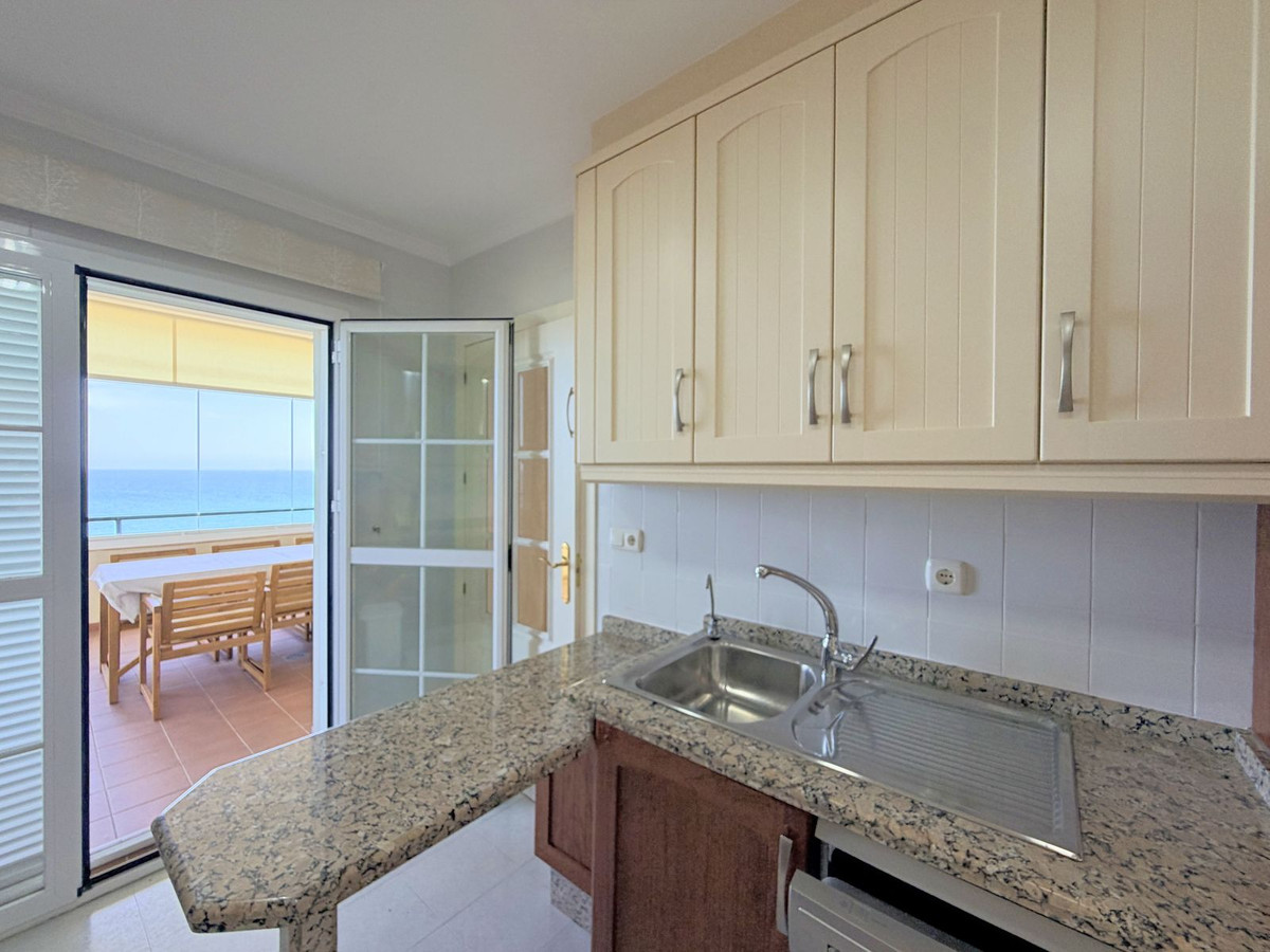 Se vende Apartamento Planta Media de 3 dormitorios en Costa Del Sol, Málaga, España